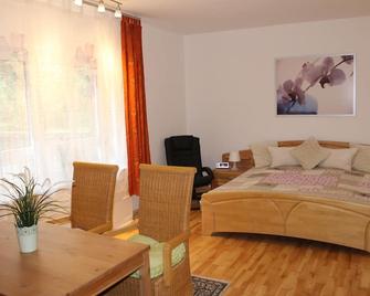 Quiet apartment in the green south of Munich - 慕尼黑 - 客厅